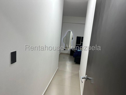 Daniela Linarez Vende Apartamentos Con Financiamiento Conectados A Planta Electrica Cocina Moderna Equipada Conjunto Con Pozo De Agua En El Triangulo Del Este Barquisimeto Contáctanos