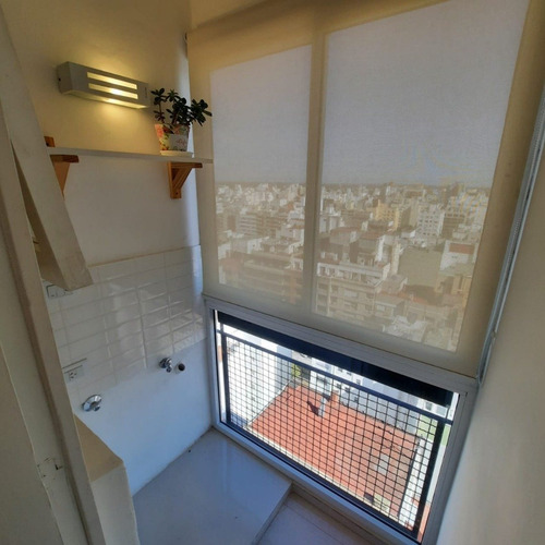 Imagen 23 de 29 de 3 Ambientes A La Calle, Totalmente Reciclado