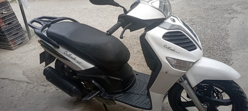 Imagen 2 de 6 de Moto Empire Outlook 150 Automática