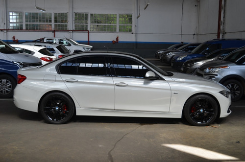 BMW Serie 3 3.0 330i Sedan Sport Line 252cv