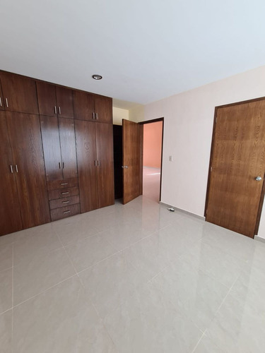 Imagen 6 de 30 de Preciosa Casa En Venta En Cumbres Del Lago