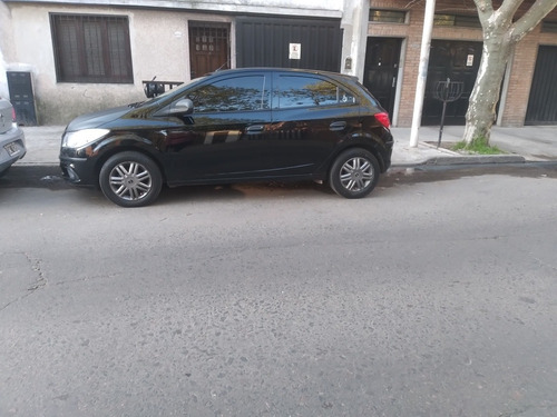 Imagen 7 de 11 de Chevrolet Onix 2016 1.4 Lt 98cv