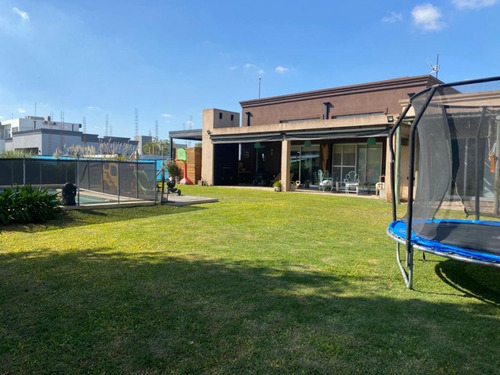 Casa En Venta Con Pileta - Horizontes Al Sur