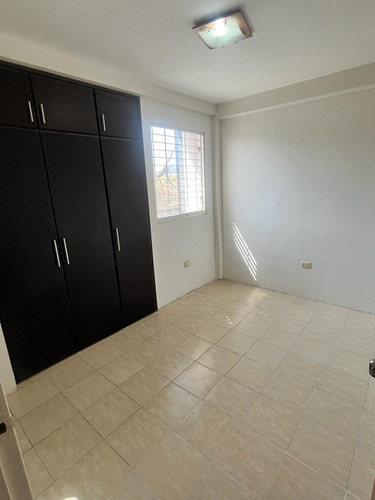 Vende Apartamento Res. Valle Florida 1 -  Los Caobos. Valencia. Valle Florida Nelo