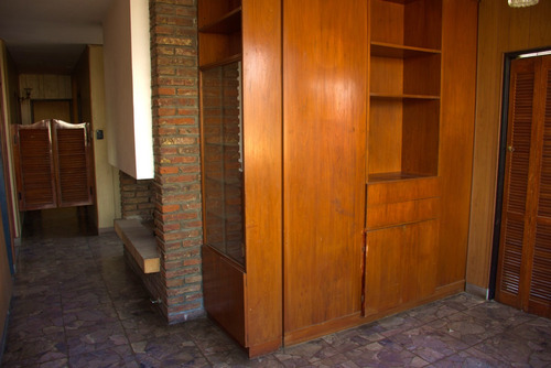 Venta Casa Barrio Las Delicias, Zona Sur.