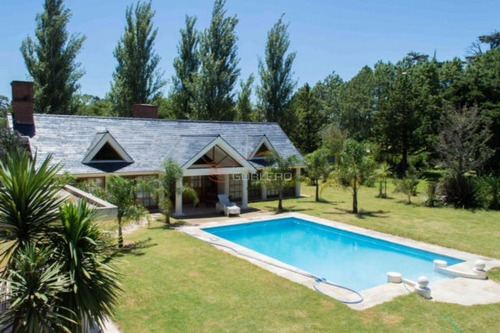 Imagen 2 de 28 de Casa 6 Dormitorios, Piscina, Venta O Venta En Beverly Hills - Punta Del Este