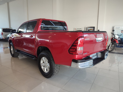 Imagen 9 de 24 de Toyota Hilux Srv Cuero 4x2 Mt