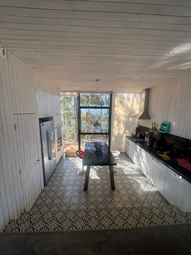 Increíble Casa Con Vista Al Mar En Condominio Consolidado!