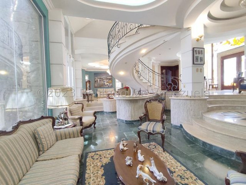 Jip 25-13586: Rentahouse Vende Magestuosa Casa De 920mts2, Rodeada De Hermosos Jardines Y Espectaculares Ambientes De Lujo. En Urb El Castaño. Maracay