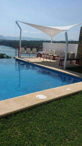 Casa En Tequesquitengo