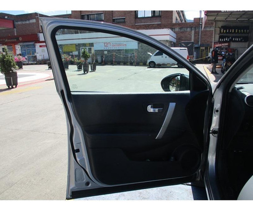 Nissan Qashqai 4X4 2000CC AT AA