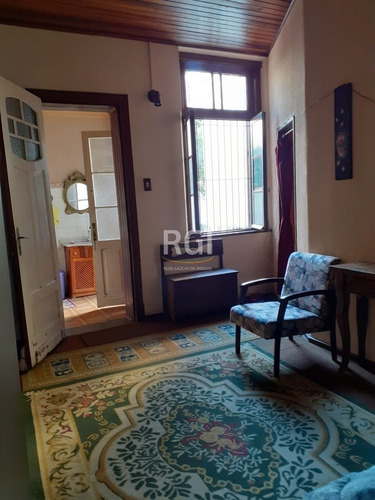 Casa Em Cidade Baixa Com 4 Dormitórios - Pj5578
