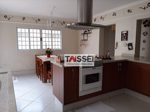 Sobrado 275m², 03 Dormitórios, 01 Suíte, 04 Vagas - Ca0074