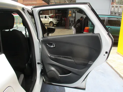 Renault Captur 4x2 2000cc Mt Aa