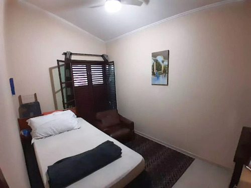 Sobrado Com 4 Dormitórios, Piscina E Churrasqueira