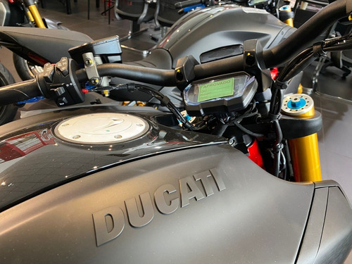 Imagem 8 de 12 de Ducati Diavel 1260s