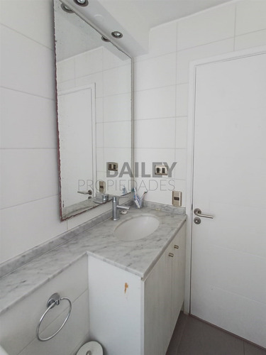 Casa En Venta De 4 Dorm. En Concón