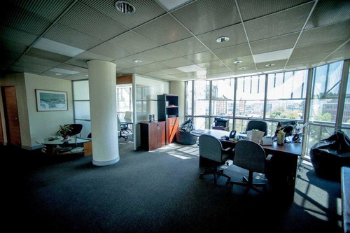 Oficina 121 M2 En Av. Del Valle, Ciudad Empresarial