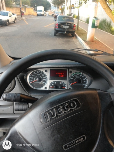 Imagem 6 de 11 de Iveco Daily 35s14