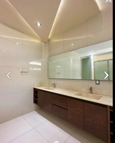 6 Recámaras,6 Baños Y Medio, Con Vestidor, Cochera Para 3