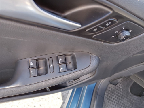 Imagen 6 de 13 de Volkswagen Jetta Trendline 2622