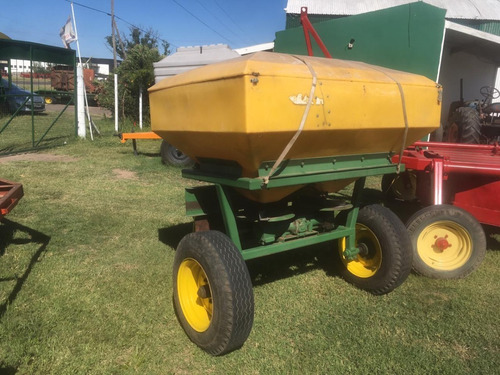 Fertilizadora Forte 1000 Lts De Arrastre