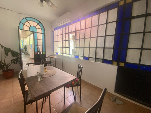 Venta Casa 2 Dormitorios Con Garage Y Jardin En Monte Castro-para Reciclar