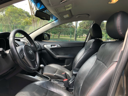 Imagen 10 de 19 de Kia Cerato Forte Modelo 2011 (2010) De Luxe