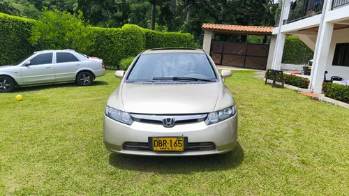 Honda Civic 1.8 Ex 4 p