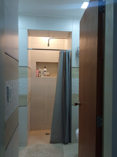 Imagen 17 de 29 de Apartamento En Guatire, La Mejor Zona, Remodelado, Concepto Abierto, Vista Panoramica, Cerca De Terminal De Pasajeros Y Centros Comerciales