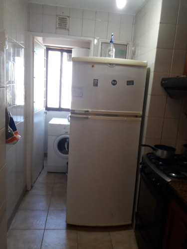 Imagen 4 de 8 de Departamento 2 Ambientes En Sarandí - Av Mitre 2800