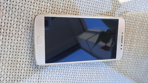 Celular Motorola E4 Plus Dourado (usado)
