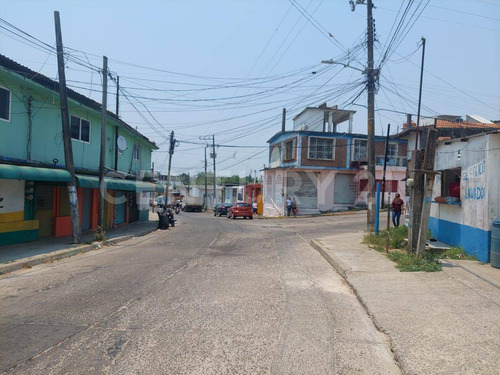 Se Vende Terreno Con Construcción En Col. Brunet, Nanchital