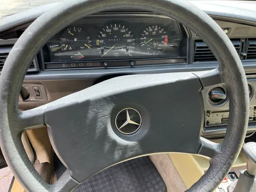 Mercedes-Benz 190 E 2.0