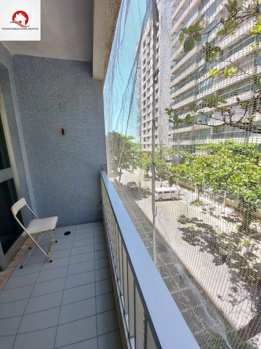 Imagem 2 de 15 de Oportunidade De Apartamento À Venda Próximo Praia Das Pitangueiras - Ap05557 - 68974059