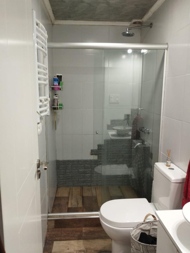 Casa En Venta De Pasillo 2 Dormitorios Echesortu