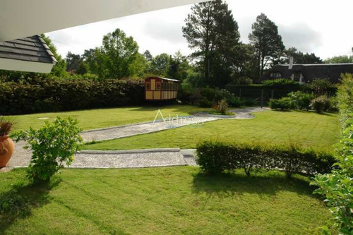 Casa En San Rafael, 6 Dormitorios *- Ref: 1924