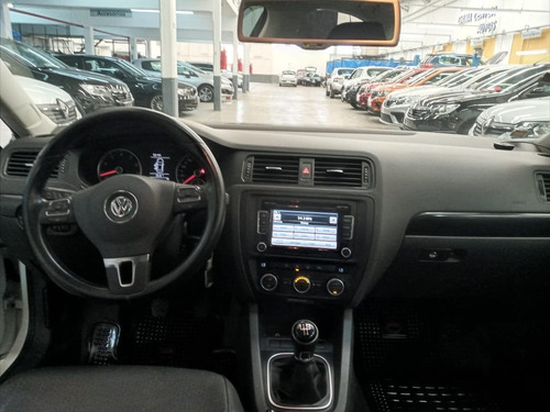 Volkswagen Vento 2.5 Luxury Mt Blanco 2014