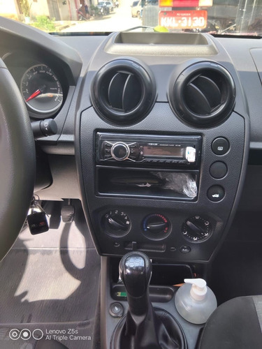 Imagem 7 de 15 de Ford Fiesta 2011 1.0 Flex 5p
