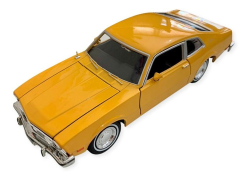 Miniatura Ford Maverick, 1974, Escala 1:24 (novo) - Motormax