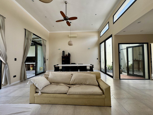 Casa Tres Dormitorios En Venta Villa Amelia