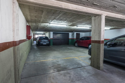 Imagen 3 de 9 de Venta Cochera En Recoleta. Acepta Permuta Mismo O Menor Valor. Excelente Estado Y Ubicación.
