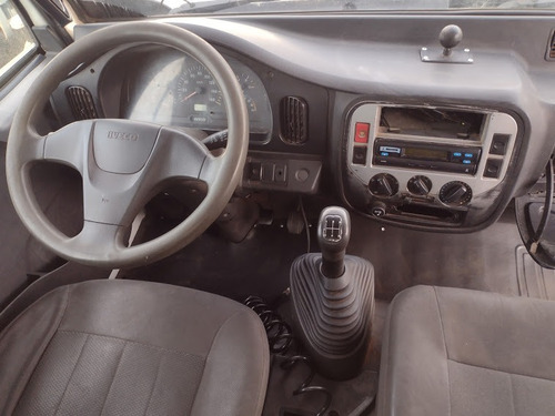 Imagem 13 de 15 de Caminhão 3/4 90v18 Vertis Iveco 2013
