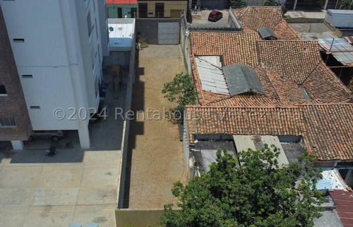 Raiza Suarez Vende De Oportunidad Terreno En Centro De Barquisimeto 2 4 2 4 4 7 9 De 366 Mtr2, Con Una Excelente Ubicación En El Corazón Del Centro De La Ciudad A Pie De Calle, Zona De Alto Trafico