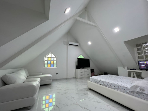 Casa En Venta En Las Morochas Tipo Chalet Con Planta Eléctrica. Negociable (cv)