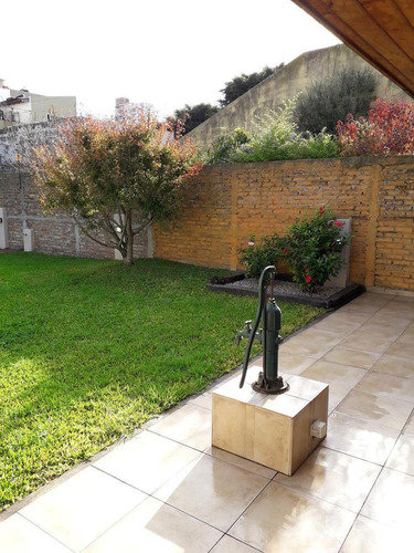 Imagen 21 de 23 de Venta De Casa 4 Ambientes En Bernal Con Cochera Y Fondo Libre (25629)