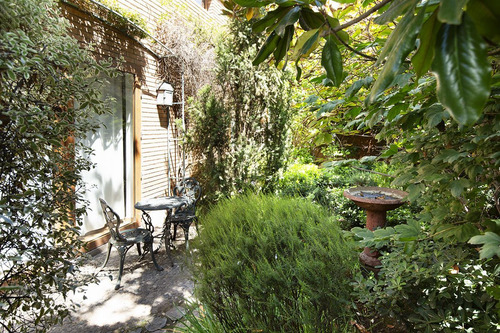 Casa En Venta De 5 Dorm. En La Reina