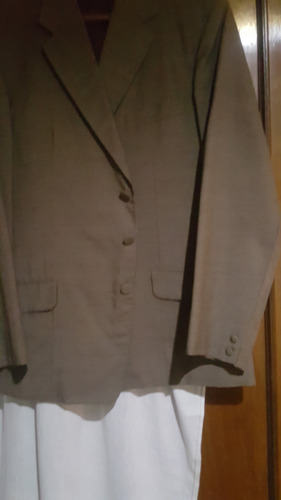 Traje De Hombre Con Chaleco. Muy Elegante (Usado)
