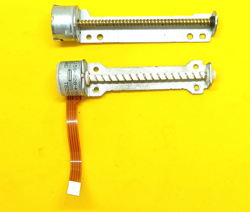 Motor A Pasos Muy Pequeño, Con Sin Fin 5vdc. Micro Robotica (Usado)