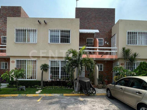 Venta De Casa En, Residencial Los Sauces.